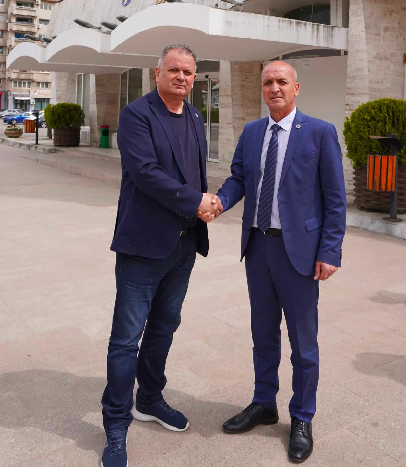 You are currently viewing Retragerea PNL de la guvernare produce demisii și în Dâmbovița. Virgil Guran: Demnitatea, asumarea și respectul față de angajamentele luate sunt repere care contează