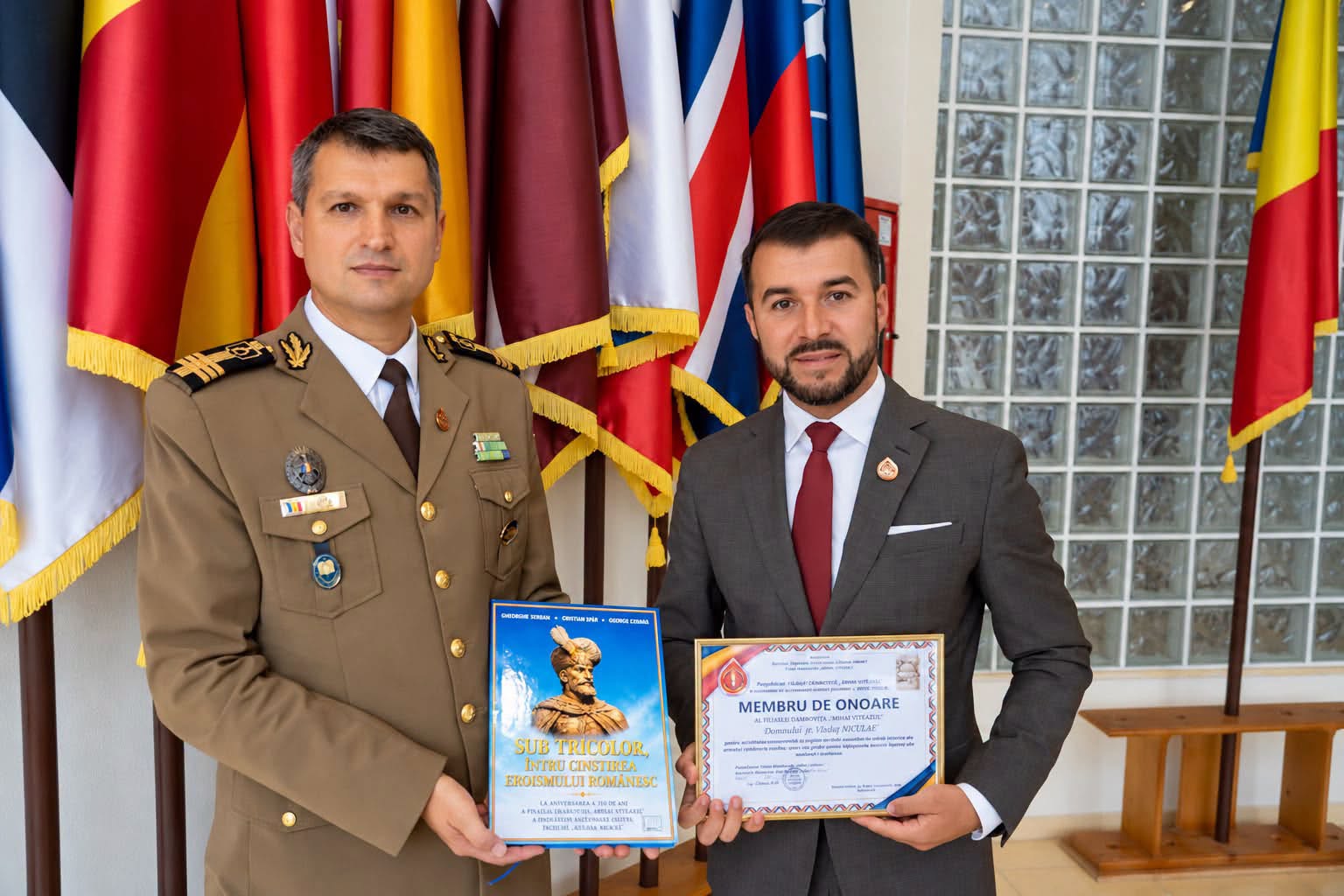 You are currently viewing Primarul comunei Aninoasa, Vlăduț Niculae, distins cu titlul de Membru de Onoare al Asociației Naționale Cultul Eroilor